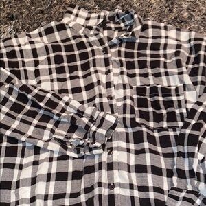 Soft plaid Forever 21 button up shirt EUC size S.